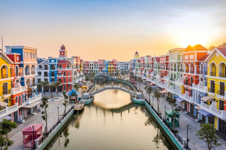 Bất động sản Phú Quốc bùng nổ ra sao sau cú hích lên thành phố? ảnh 2