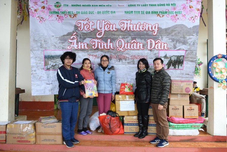 Trao tặng 1.000 bánh chưng cho trẻ em nghèo Y Tý ảnh 1