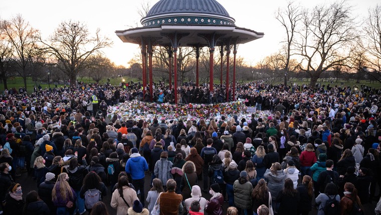 Cảnh sát London đụng độ với người biểu tình ảnh 1