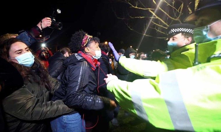 Cảnh sát London đụng độ với người biểu tình ảnh 2