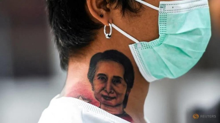 Người Myanmar phản đối đảo chính bằng hình xăm ảnh 1