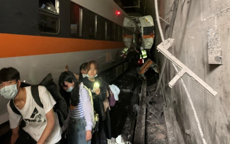 Tai nạn tàu hỏa Đài Loan: 'Tôi không dám nhìn xung quanh' ảnh 2