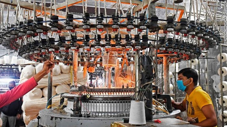 Cả thế giới 'toát mồ hôi' vì cuộc khủng hoảng tại Ấn Độ ảnh 2