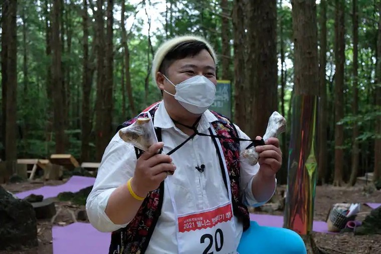 Vào rừng thiền để 'trốn tránh' dịch bệnh ảnh 3