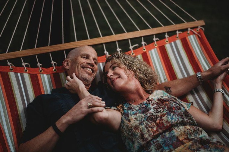 Người đàn ông mắc Alzheimer tái hôn với vợ mình ảnh 1