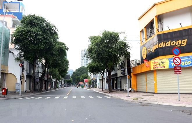 Người dân TP HCM chấp hành nghiêm quy định giãn cách ảnh 1