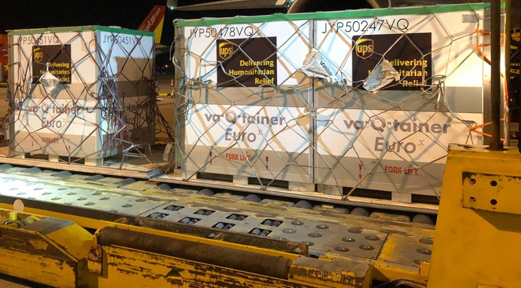 Quỹ UPS vận chuyển hơn 250.000 liều vaccine đến Việt Nam ảnh 1