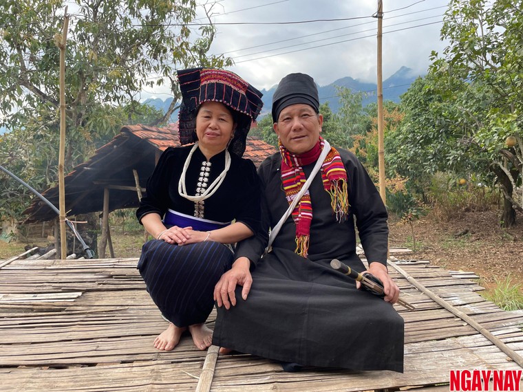 Nhật ký 99 ngày xuyên Việt: Lạc lối ở Chiềng Pằn với sắc khăn piêu và làn điệu Thái cổ ảnh 6