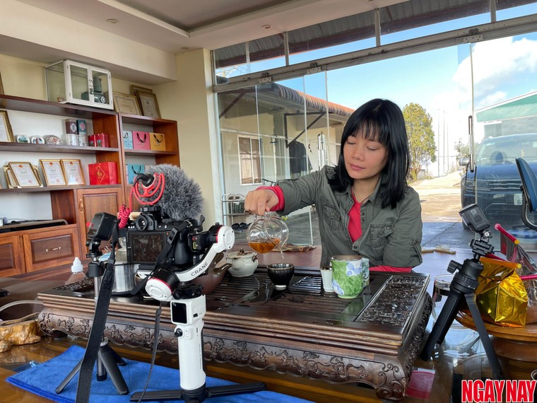 Nhật ký 99 ngày xuyên Việt: Vị trà Ô long trên đồi chè Mộc Sương ảnh 4