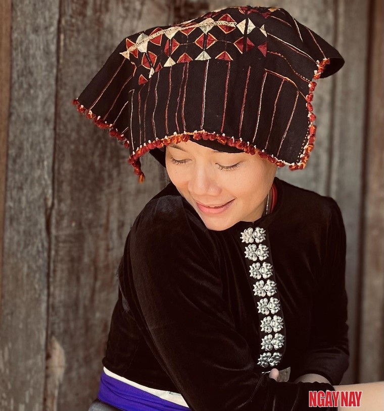 Nhật ký 99 ngày xuyên Việt: Đi tìm nét 'bí ẩn' trong trang phục phụ nữ Thái đen cổ ảnh 1