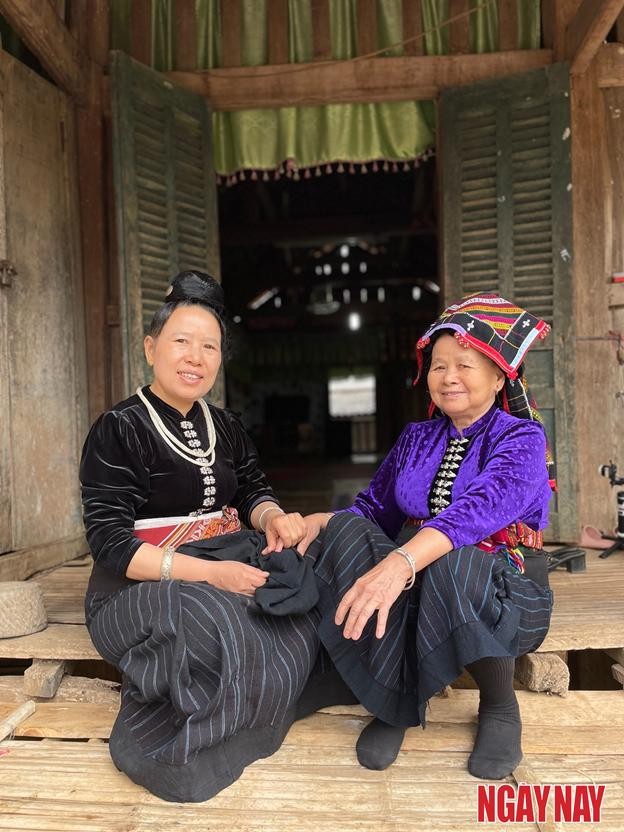 Nhật ký 99 ngày xuyên Việt: Đi tìm nét 'bí ẩn' trong trang phục phụ nữ Thái đen cổ ảnh 3