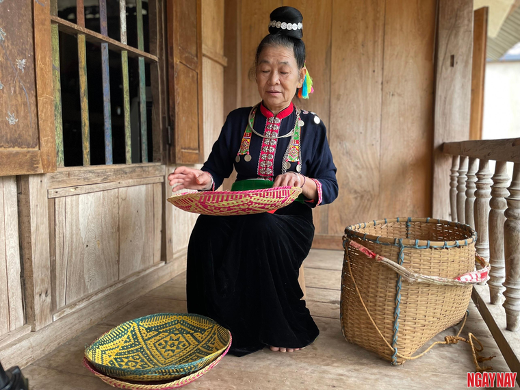 Nhật ký 99 ngày xuyên Việt: Những đứa trẻ đồng bào Kháng bên chân cầu Pá Uôn ảnh 1