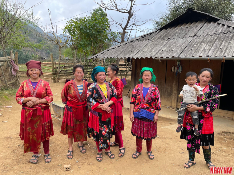 Nhật ký 99 ngày xuyên Việt: Tủa Chùa ngày tôi đến ảnh 5