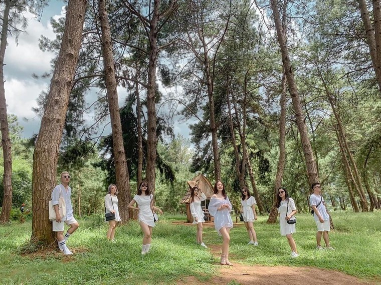 Khách tăng đột biến, các resort gần Hà Nội kín phòng trong dịp nghỉ lễ ảnh 4