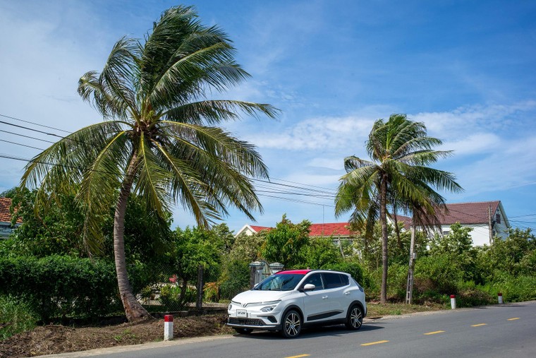 Tiết kiệm hàng trăm triệu đồng khi mua ô tô VinFast nhờ loạt ưu đãi hấp dẫn ảnh 2