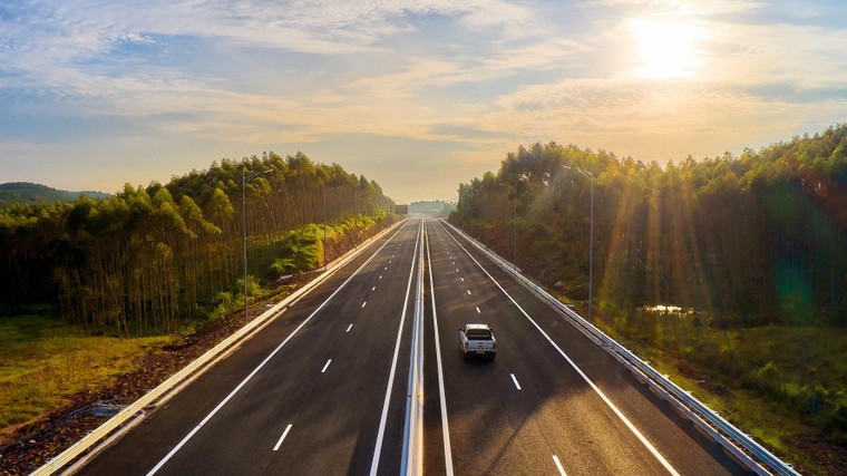 Quảng Ninh và Sun Group khánh thành cao tốc Vân Đồn - Móng Cái ảnh 2