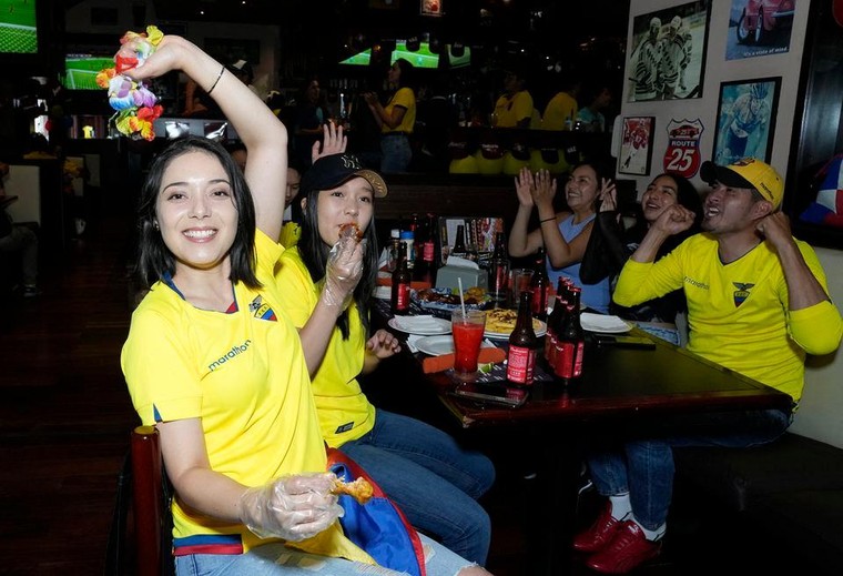 Người dân Ecuador ăn mừng chiến thắng lịch sử tại World Cup ảnh 3