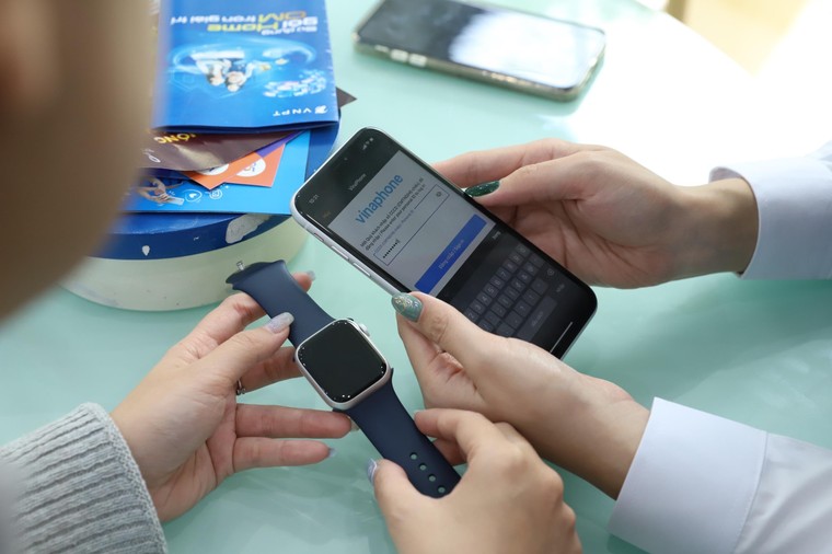 VinaPhone cung cấp dịch vụ eSIM trên Apple Watch ảnh 1