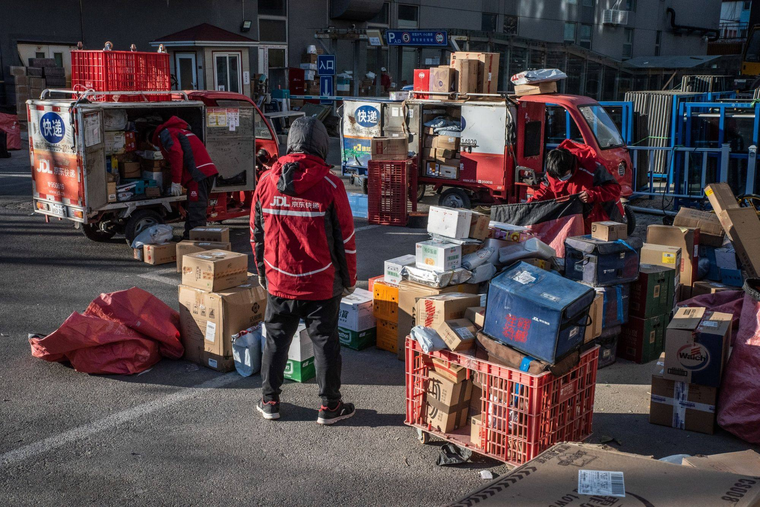 Trung Quốc thiếu tài xế giao hàng trầm trọng ảnh 1