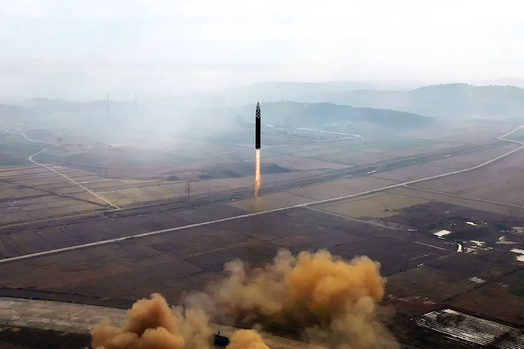 Tổng thống Hàn Quốc để ngỏ khả năng sở hữu vũ khí hạt nhân ảnh 1