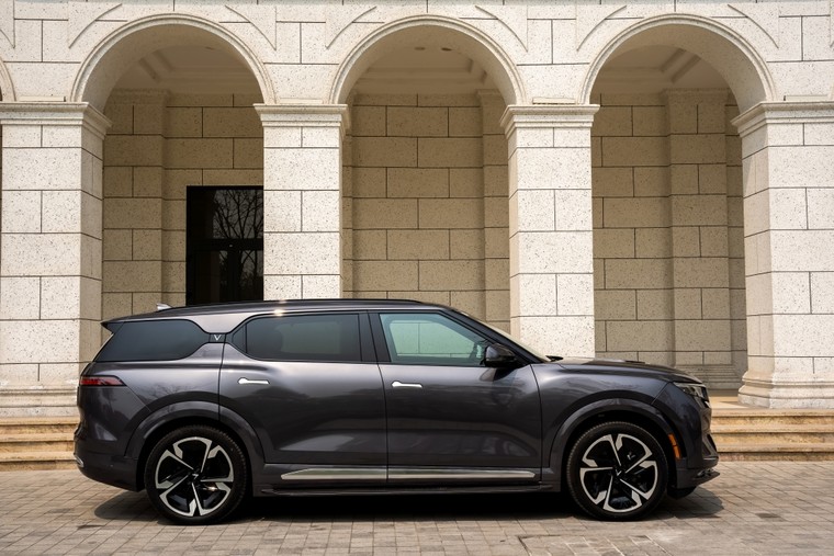 5 điểm nhấn đặc biệt của VinFast VF 9 - SUV điện hạng sang phân khúc E ảnh 3