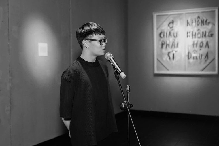 Triển lãm 'Em có 21 nghìn và 1 chai nhựa' ảnh 1