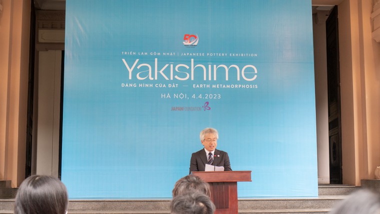Khai mạc triển lãm gốm Nhật 'Yakishime: Dáng hình của đất' ảnh 1
