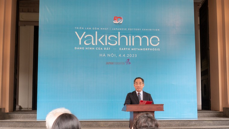 Khai mạc triển lãm gốm Nhật 'Yakishime: Dáng hình của đất' ảnh 5