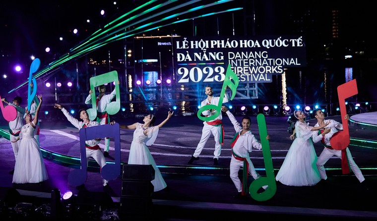 Sân khấu DIFF 2023 đã sẵn sàng cho đêm 'Chinh phục những giấc mơ' ảnh 7