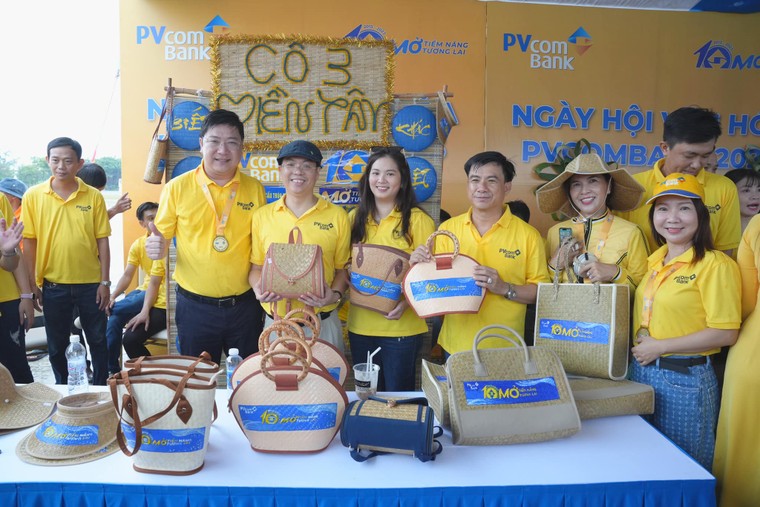 Con người là yếu tố nền tảng cho sự phát triển của PVcomBank ảnh 2