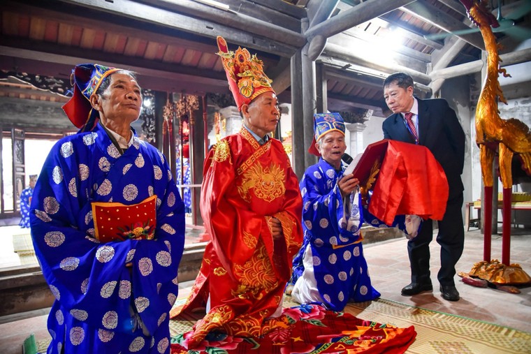 Tôn vinh các nghệ nhân nấu phở làng Vân Cù ảnh 1