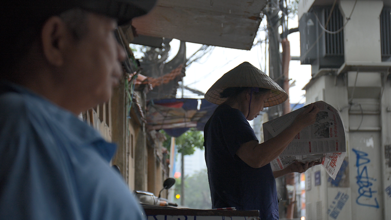 Sạp báo của vợ chồng ông Chữ ảnh 2