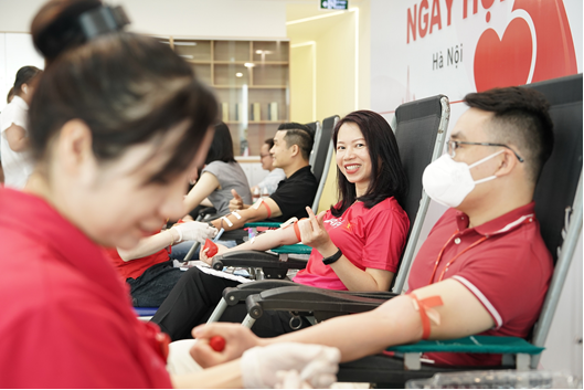 Gần 200 thành viên AIA Việt Nam tham gia hiến máu nhân đạo ảnh 2