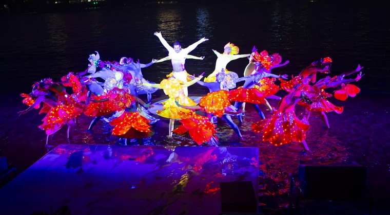 Show nghệ thuật trên sông và trên không lần đầu tiên xuất hiện tại Đà Nẵng ảnh 7