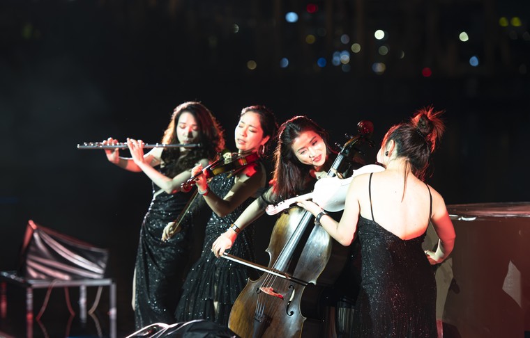 Show nghệ thuật trên sông và trên không lần đầu tiên xuất hiện tại Đà Nẵng ảnh 4