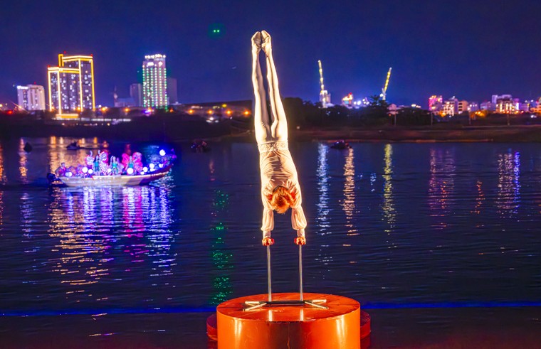 Show nghệ thuật trên sông và trên không lần đầu tiên xuất hiện tại Đà Nẵng ảnh 5