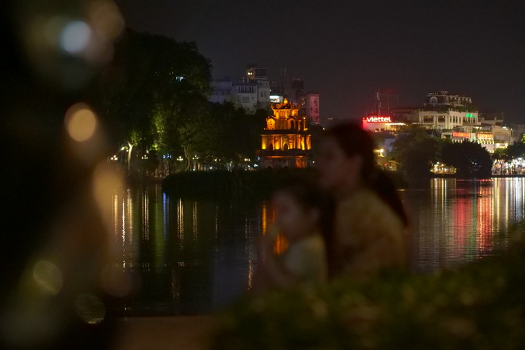 Sống tạm ảnh 1