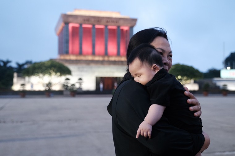 Kéo cờ rủ Quốc tang Tổng Bí thư Nguyễn Phú Trọng ảnh 8