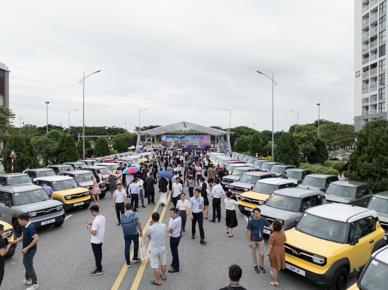 VinFast bàn giao lô xe VF3 đầu tiên cho khách hàng ảnh 5