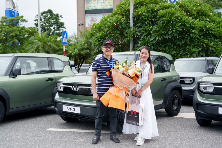 VinFast bàn giao lô xe VF3 đầu tiên cho khách hàng ảnh 6