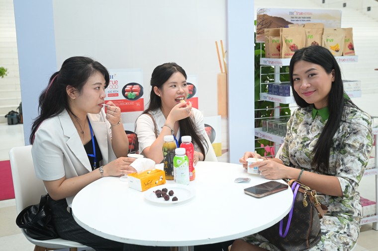 Các sản phẩm xanh, bền vững của TH true MILK đồng hành cùng Hội nghị người Việt Nam ở nước ngoài ảnh 5