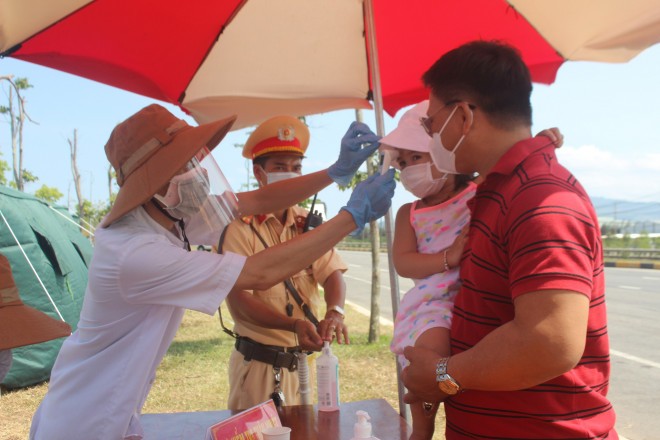 Sợ 'vỡ trận', Quảng Nam kiến nghị dừng tàu chở khách từ TP.HCM, Hà Nội về ảnh 1