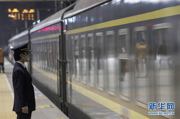 76 ngày phong tỏa kết thúc, tàu xe rời Vũ Hán lúc nửa đêm ảnh 6