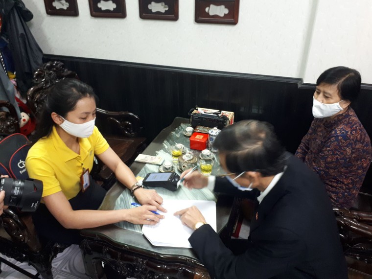 Bắt đầu phát lương hưu gộp tháng 4 và tháng 5 tại nhà ảnh 1