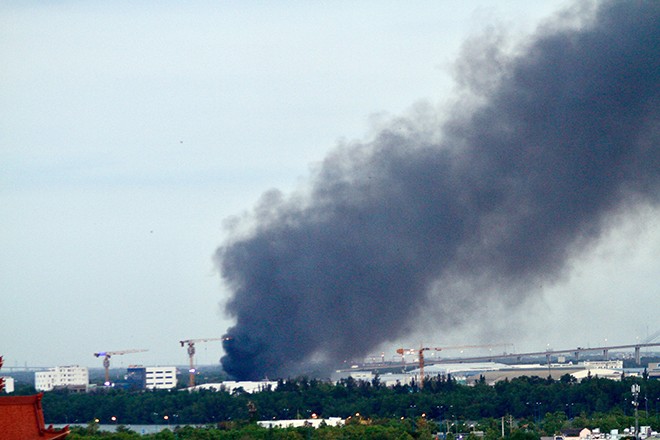 “Biển lửa” nhấn chìm công ty trong khu chế xuất Tân Thuận ảnh 1