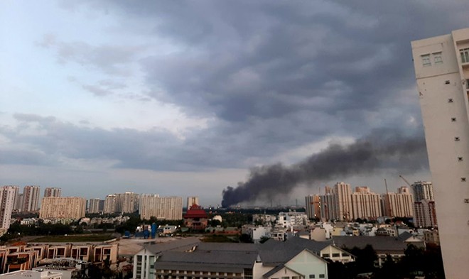 “Biển lửa” nhấn chìm công ty trong khu chế xuất Tân Thuận ảnh 2