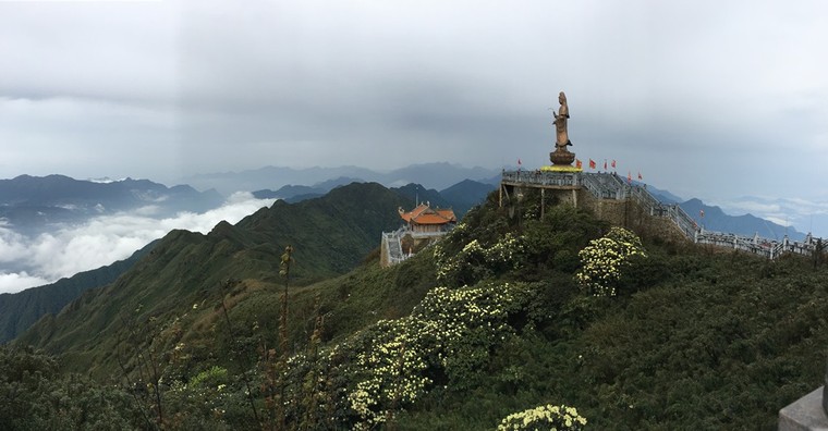 Hà Nội nóng hơn 40 độ C, người thành phố check-in đỉnh Fansipan ảnh 7