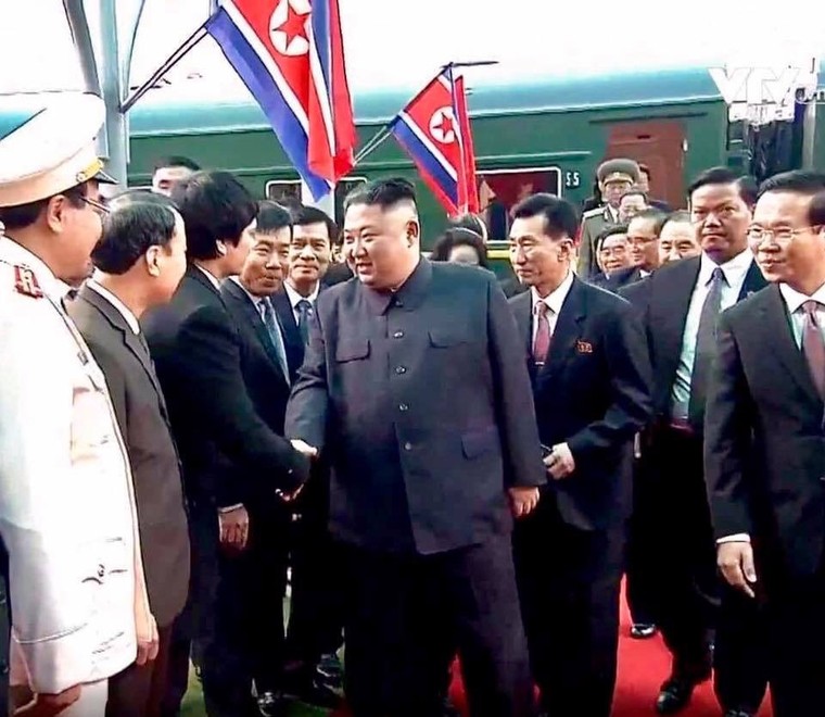 Hình ảnh đầu tiên của Chủ tịch Triều Tiêu Kim Jong Un tại Việt Nam ảnh 2