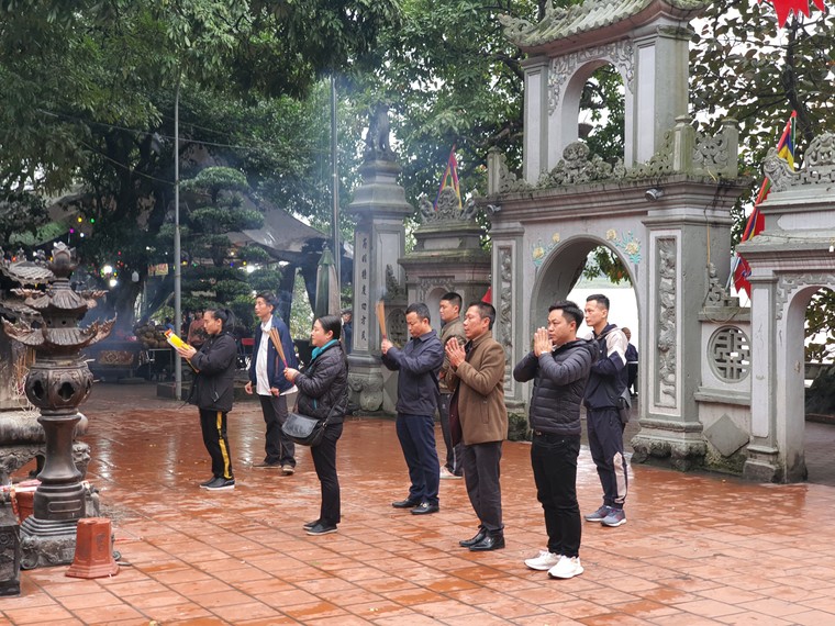 Không gian linh thiêng của Đền Chợ Củi ảnh 1