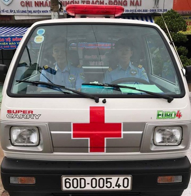 “Gã khùng” mua 2 xe cấp cứu hơn nửa tỷ đồng chở người miễn phí ảnh 3
